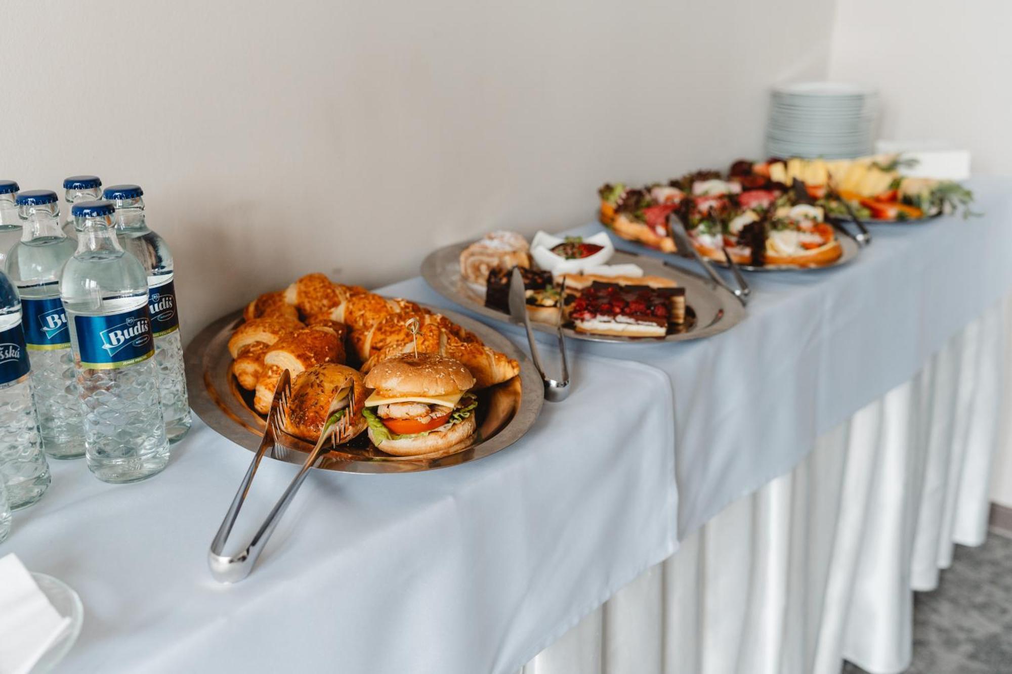 Hotel Yasmin קושיצה מראה חיצוני תמונה